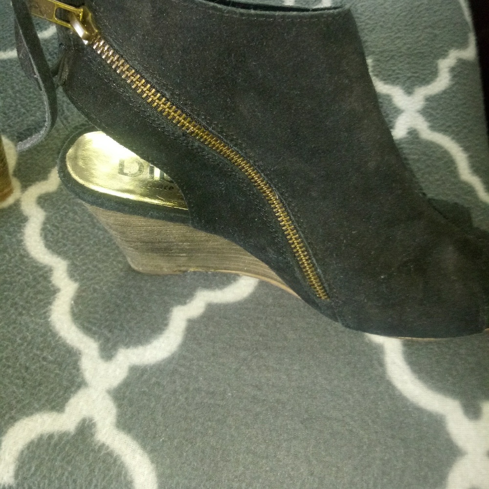 Black Diba wedges
